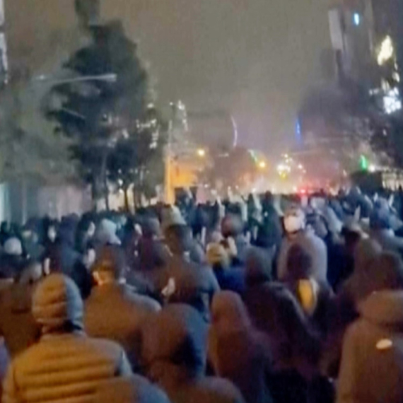 Na ivici građanskog rata: Mladi ubijani hicima u glavu; Skandiraju "smrt Hamneiju" FOTO/VIDEO