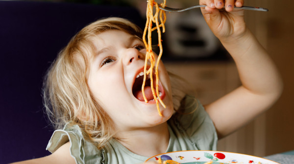 Znakovi koji pokazuju da dete ne jede dovoljno: Kada potražiti pomoć?