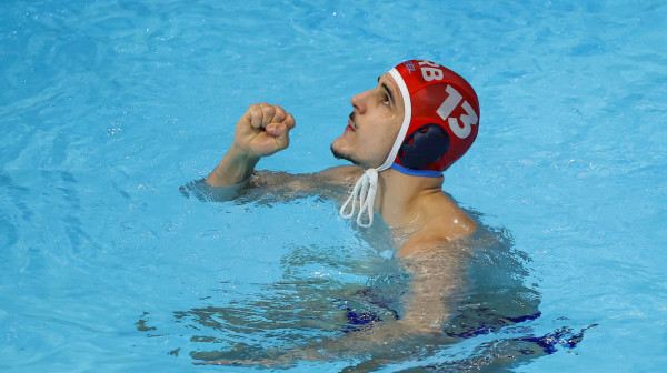 Srbija pobedila, a golman Srbije stalno ponavljao "poraz" VIDEO