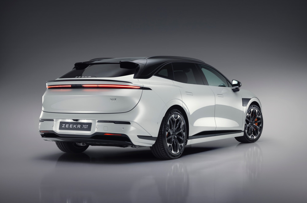 Elegantni kineski karavan stiže u Evropu: Konkurentna cena i domet od 660 km FOTO