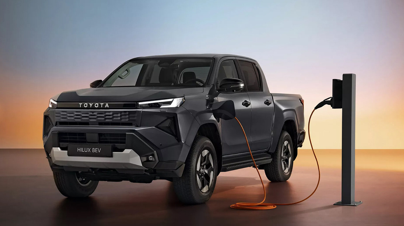 Pet minuta do punog rezervoara: Toyota Hilux na vodonik stiže u Evropu FOTO