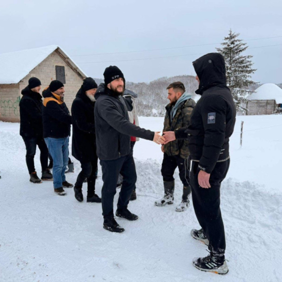 Zukorlić obišao zavejana sela u opštini Sjenica: Na terenu sam video da je angažovano više od 20 mašina VIDEO