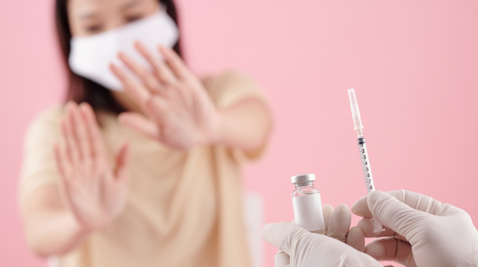 Antivakserka tvrdila:"Svi vakcinisani protiv kovida umreće do 31. 12. 2025." ANKETA/FOTO