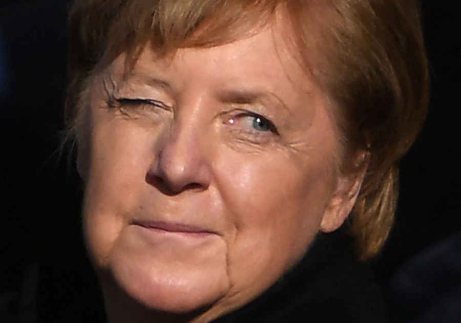 Vraća se Angela; Kreće na Merca?