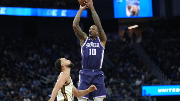 Derozan preskočio 26.000 poena – Atlanta jača od raspoloženog Karija – neverovatni Edvards