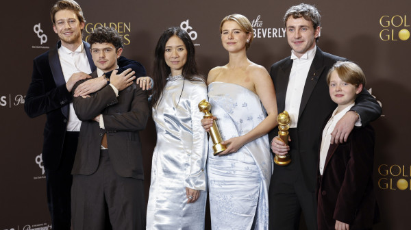 Film "Hamnet" osvojio Zlatni globus; Timoti Šalame ušao u istoriju FOTO