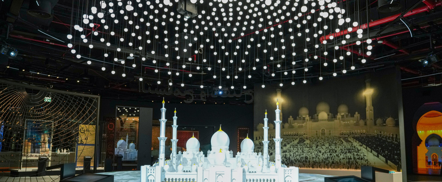 Impresivni Zajed Nacionalni muzej u Abu Dabiju prava atrakcija: Dnevno više od 3.000 posetilaca FOTO