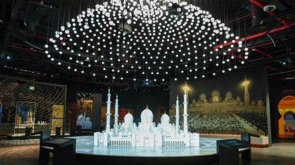 Impresivni Zajed Nacionalni muzej u Abu Dabiju prava atrakcija: Dnevno više od 3.000 posetilaca FOTO