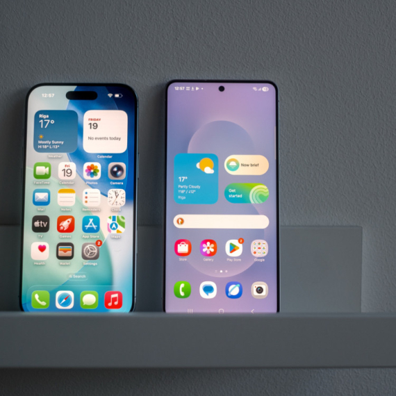 Tržište telefona u rastu: Dominacija dva velika rivala