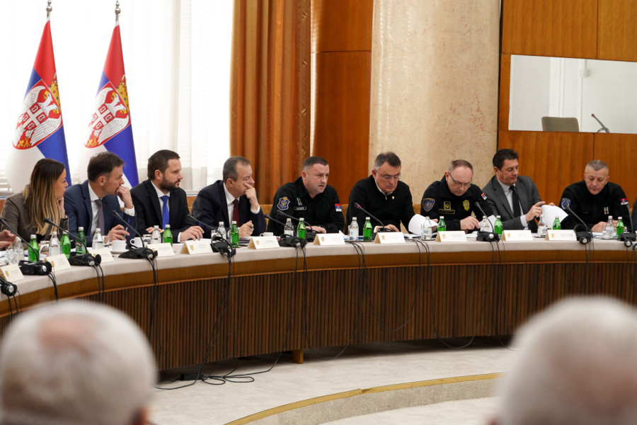 Srbija učinila sve; Situacija se stabilizovala, struja do kraja dana ili sutra; Vučić na vezi 24 sata VIDEO