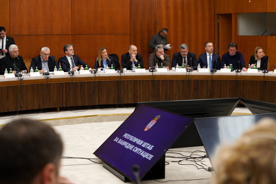 Srbija učinila sve; Situacija se stabilizovala, struja do kraja dana ili sutra; Vučić na vezi 24 sata VIDEO