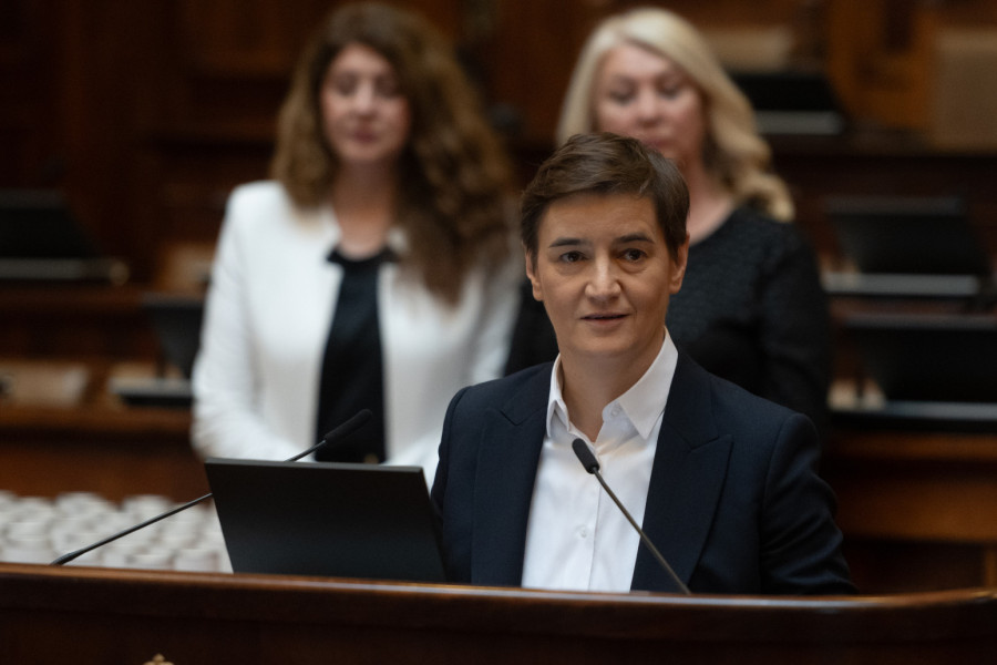 Brnabić: Vučić traži da se radi više; Opozicija zahtevala sankcije za predsednika i njegovu porodicu VIDEO