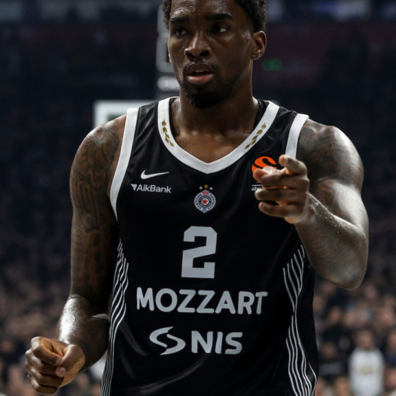 Šejk Milton mora na operaciju