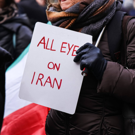 Teheran jasan: Policija će sprečiti da se ostvare planovi neprijatelja; Neredi se razlikuju od protesta