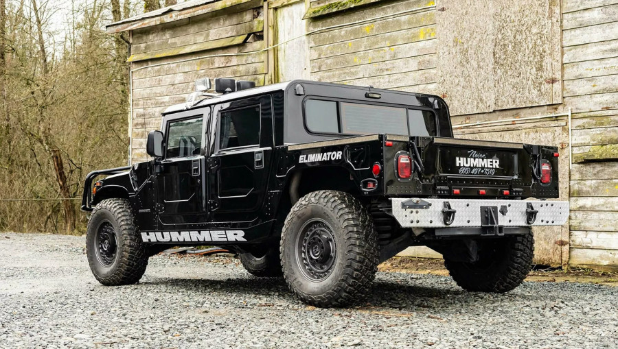 Tupakov Hummer ide na aukciju – u stanju u kakvom ga je legendarni reper ostavio FOTO