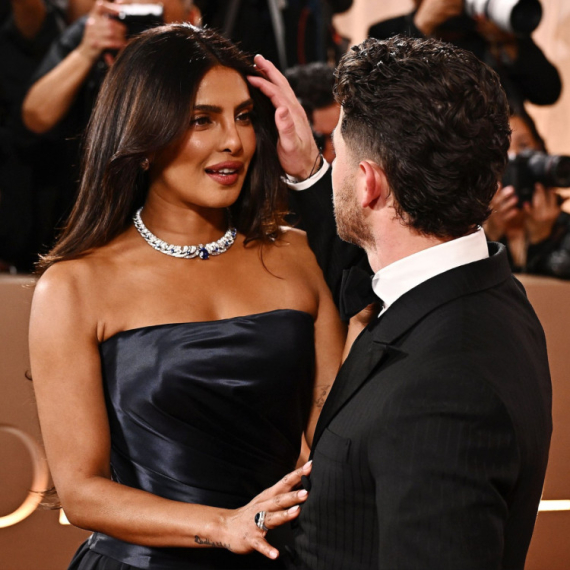 Njegov pogled je osvojio žene na mrežama: Ovo je trenutno najtraženiji muškarac FOTO/VIDEO