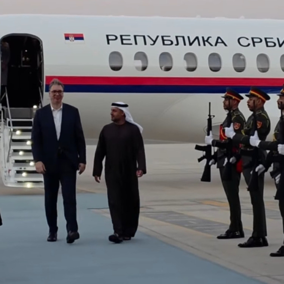 Vučić stigao u Abu Dabi: Radujem se susretu sa prijateljem Bin Zajedom VIDEO