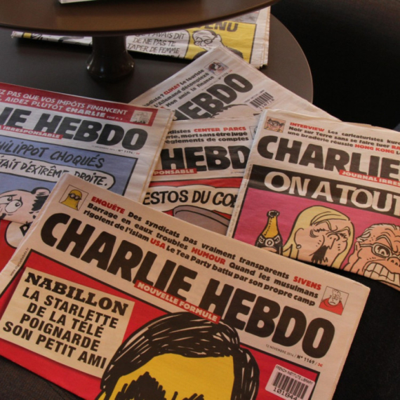 Krivična prijava protiv lista Šarli Ebdo zbog ismevanja tragedije u Kran-Montani FOTO