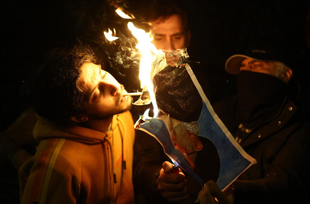 Roditeljima stižu jezive poruke: Pazite na svoju decu