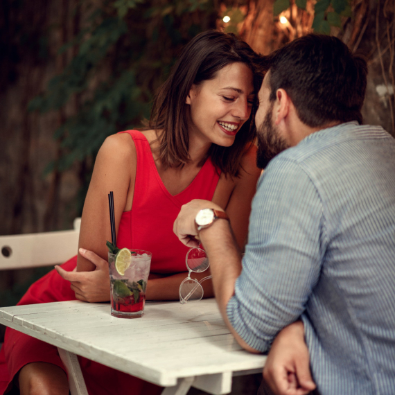Naterajte ga da izgubi glavu za vama na prvom sastanku