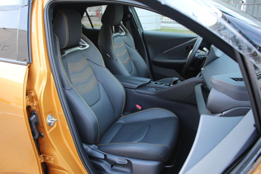 Test: Toyota C-HR hibrid – teško je odoleti