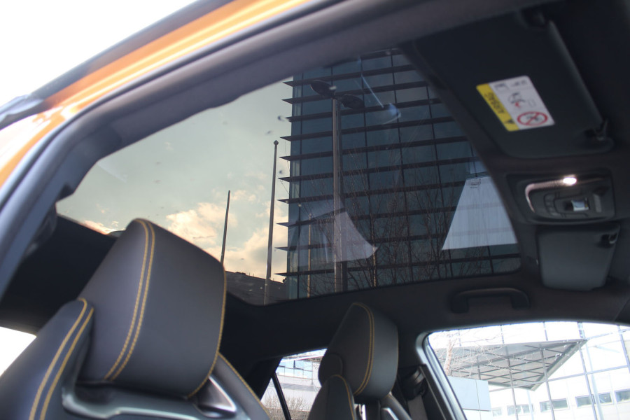 Test: Toyota C-HR hibrid – teško je odoleti