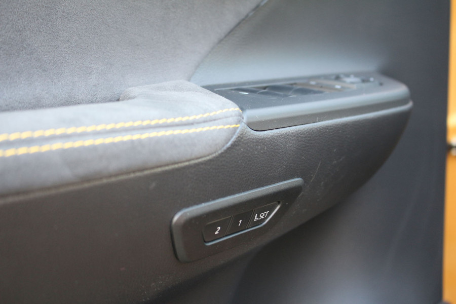 Test: Toyota C-HR hibrid – teško je odoleti