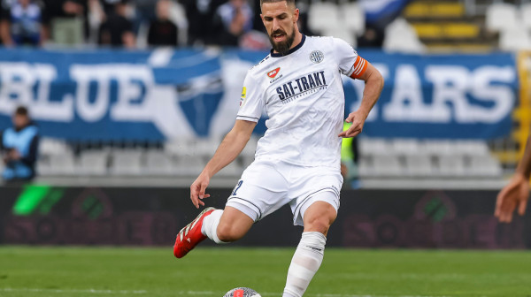 Degenek napustio srpski fudbal