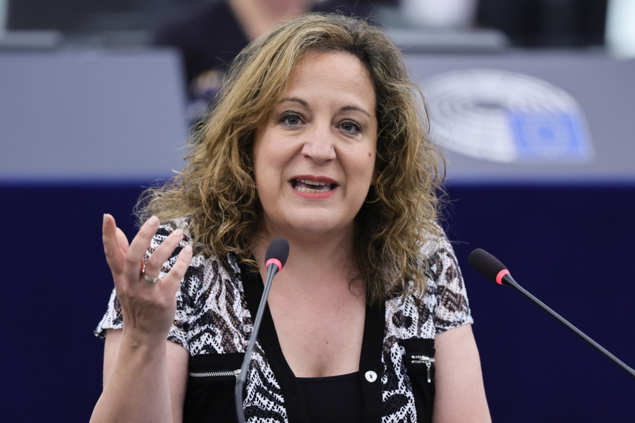 Ovo je najgore čuvana tajna Brisela: Zabola mu je nož u leđa; Ursula mora da ga obuzda