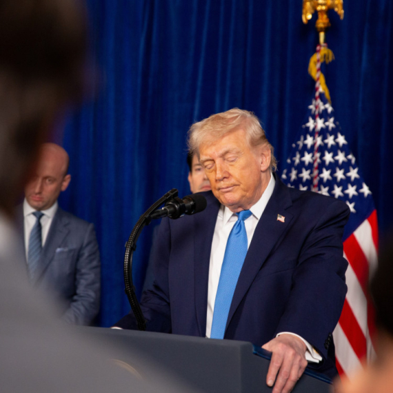 Amerikanci nezadovoljni; Tramp gubi poverenje naroda?