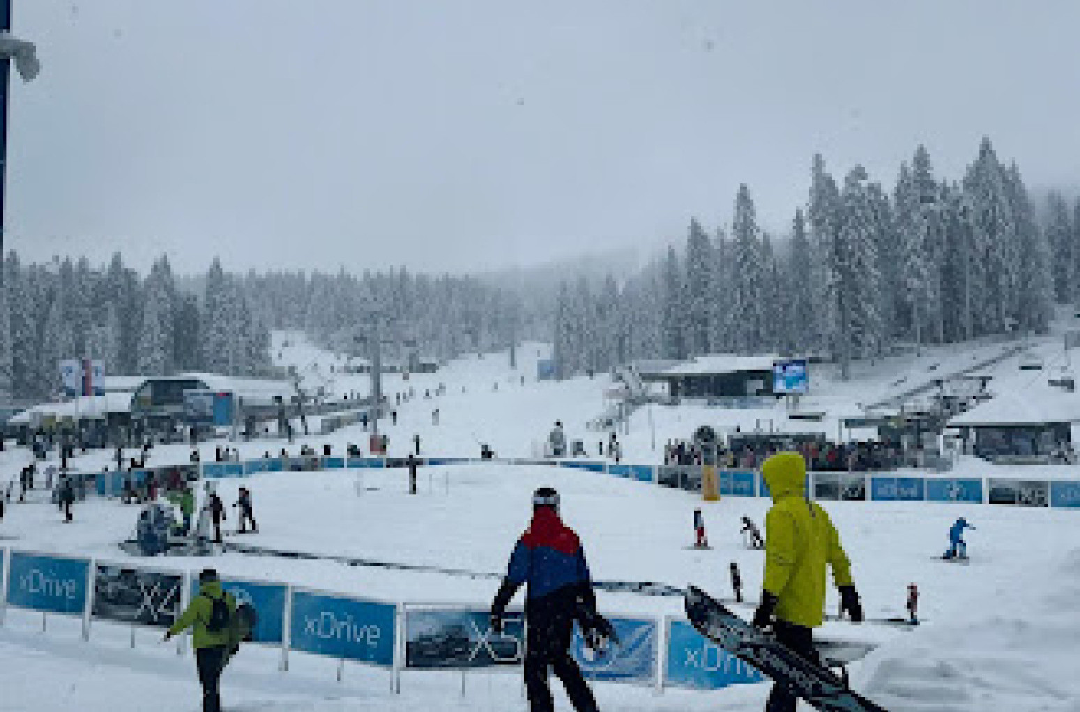 Poslednji spust na Kopaoniku: Milionske vožnje i puni kapaciteti FOTO
