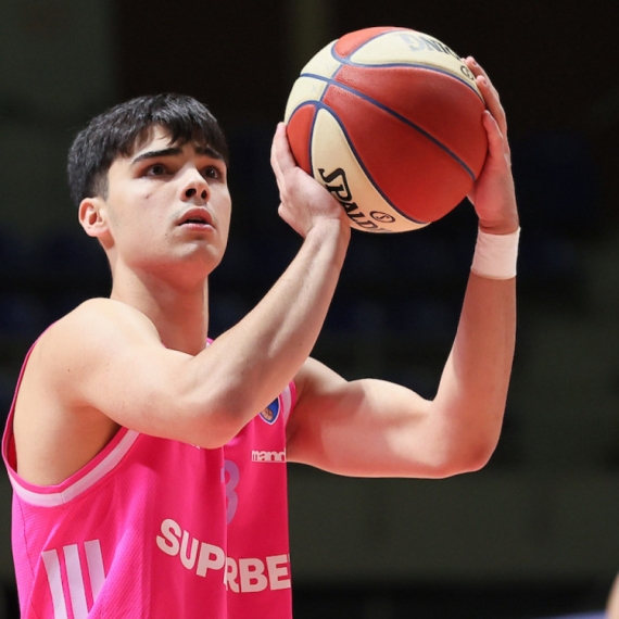 Vuk Danilović potpisao prvi profesionalni ugovor