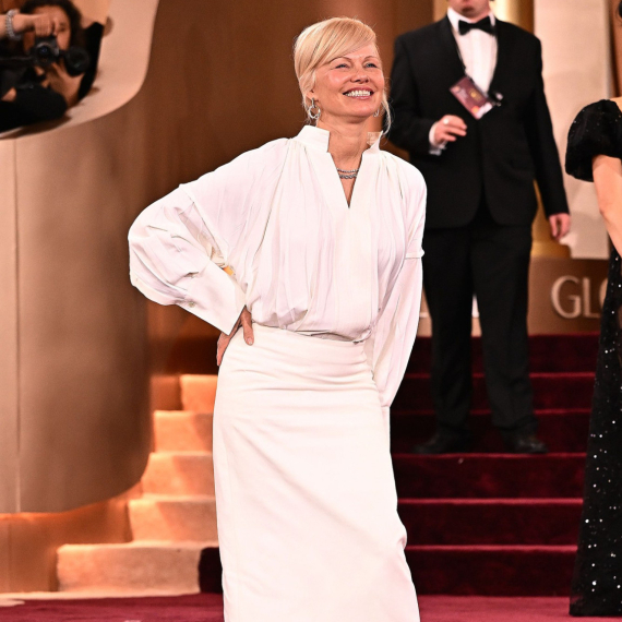 Pamela Anderson se pojavila našminkana i svima su pale vilice FOTO/VIDEO