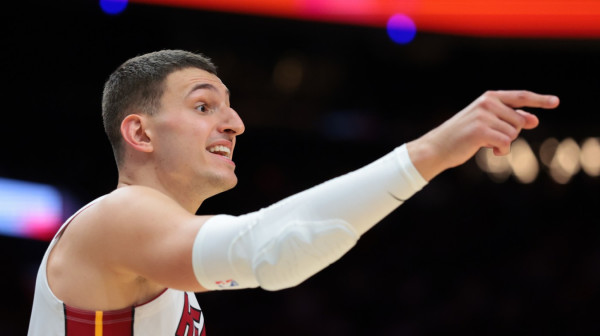 Joviću samo šest minuta – Majami nadigrao Finiks u završnici VIDEO