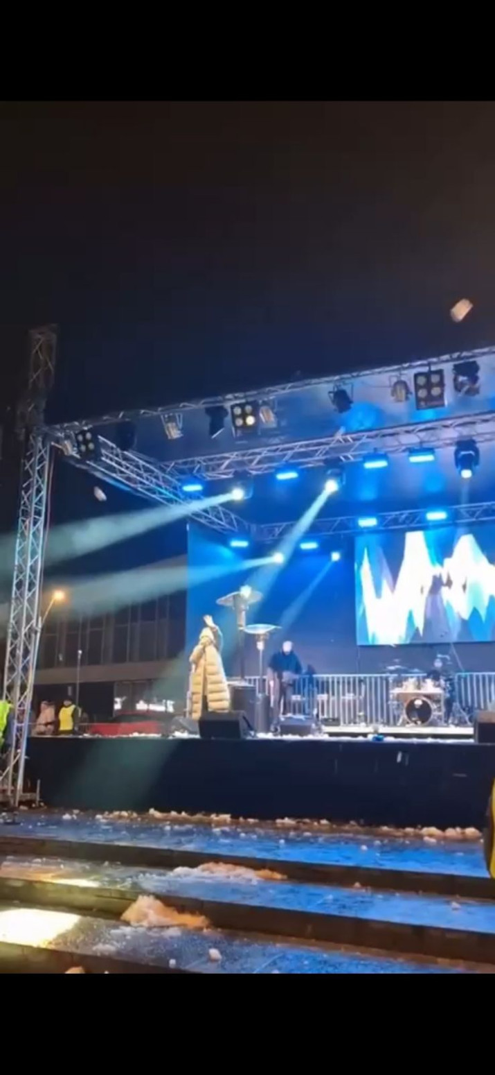 Ana Bekuta napadnuta ledenicama u Čačku