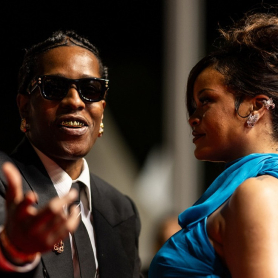 "Biti seksi ili trudna u 2026. godini": Rijana čeka četvrto dete? FOTO