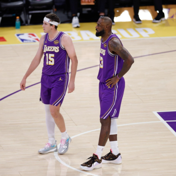 Lebronov agent "forsira" trejdovanje Rivsa; LBJ: "Ostin zna kako se osećam"