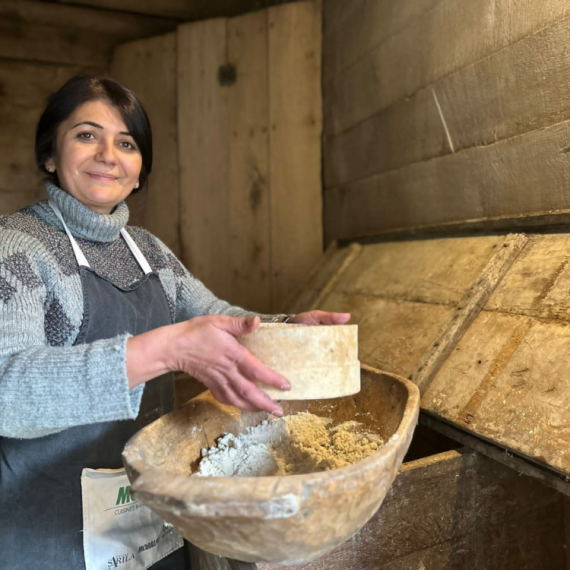 Prelep srpski običaj i dalje se poštuje u ovom delu Srbije: Pogača Vasilica za blagostanje FOTO