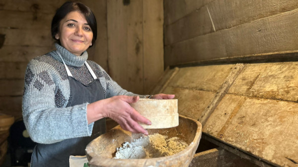 Prelep srpski običaj i dalje se poštuje u ovom delu Srbije: Pogača Vasilica za blagostanje FOTO