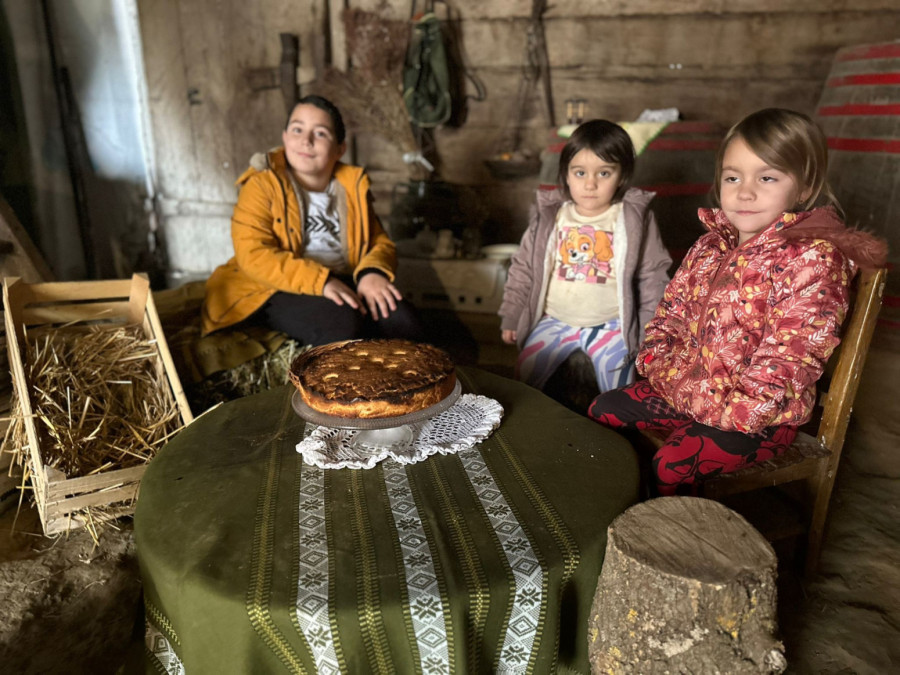Prelep srpski običaj i dalje se poštuje u ovom delu Srbije: Pogača Vasilica za blagostanje FOTO