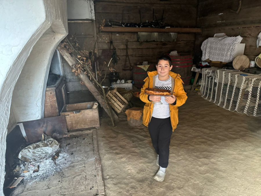 Prelep srpski običaj i dalje se poštuje u ovom delu Srbije: Pogača Vasilica za blagostanje FOTO