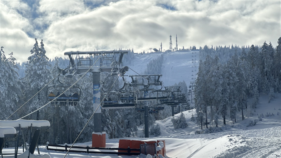 Tornik pun skijaša: Najpoznatija srpska planina i dalje vrvi od turista FOTO