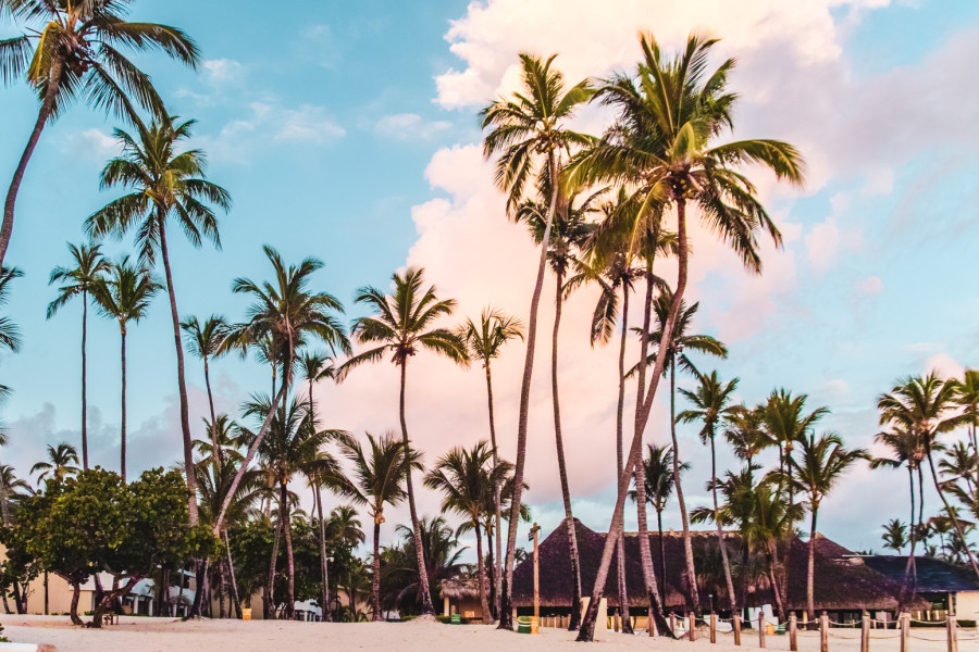 Ovu egzotičnu destinaciju bira sve veći broj turista, a posećuju je i Srbi: Nestvarne kilometarske obale FOTO