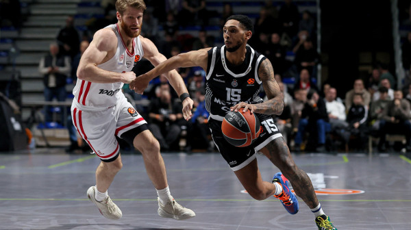 Partizan dobro startovao, Oly preokrenuo