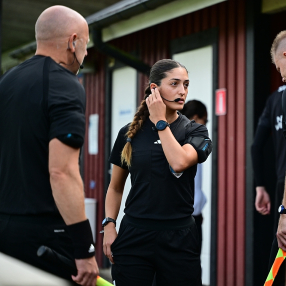 Najzgodnija sutkinja oduševljava svet, a zbog ovih fotki je senzacija na mrežama FOTO