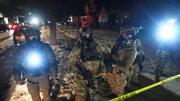 Amerika puca po šavovima: Tramp preti Zakonom o pobuni FOTO/VIDEO