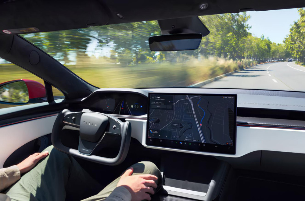 Tesla ukida jednokratno plaćanje autopilota i uvodi mesečnu pretplatu