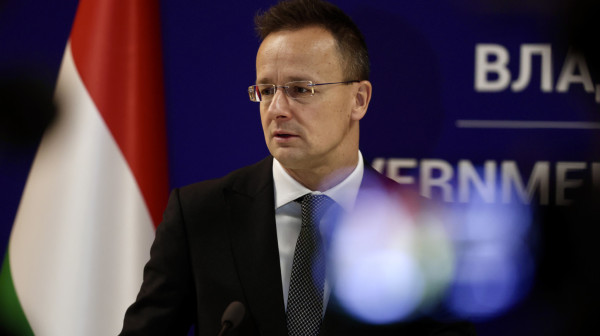 Sijarto: Laž je da MOL zatvara Rafineriju u Pančevu; Gradi se novi naftovod