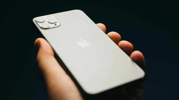 iPhone Fold bi mogao da koristi tečni metal