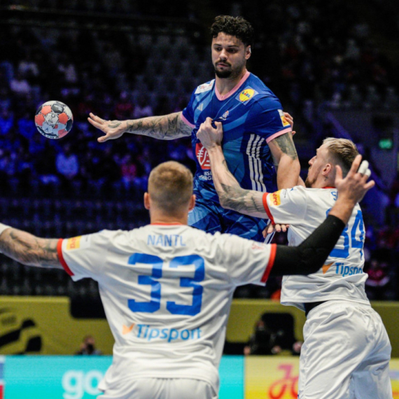 Francuzi siloviti na startu EP